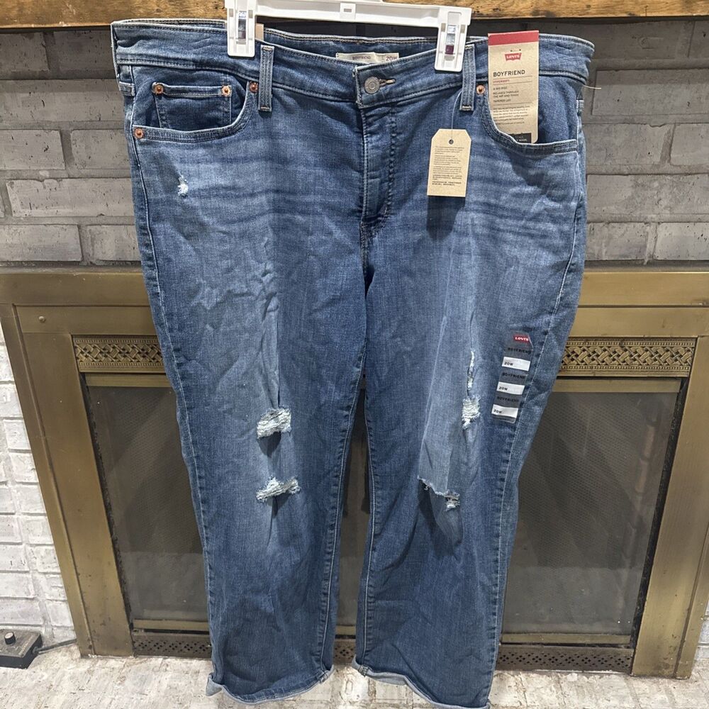 Women’s Levi’s Boyfriend Cut Jeans Size 20W New With Tags